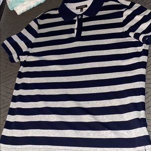 Banana Republic theee button casual shirt